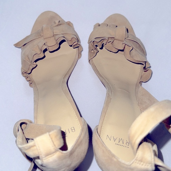 Women’s Suede Heels, Alexandre Birman Clarita w/ Bow & Ruffle, Size 39 - Picture 9 of 9